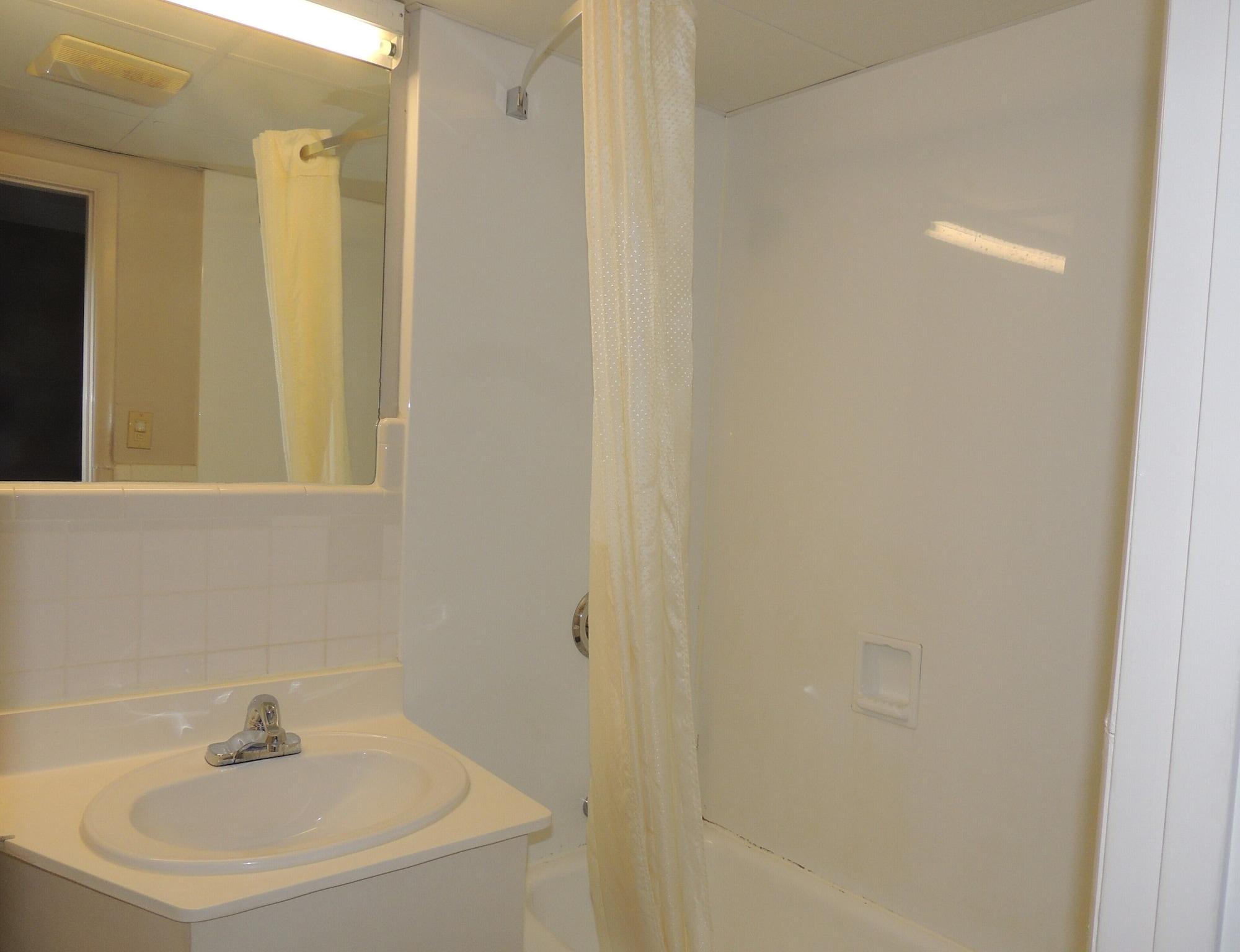 Econo Lodge Dewitt I-90 Екстер'єр фото