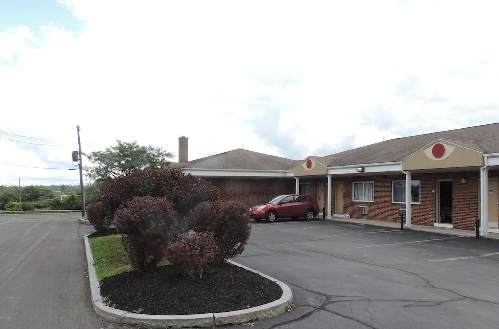 Econo Lodge Dewitt I-90 Екстер'єр фото