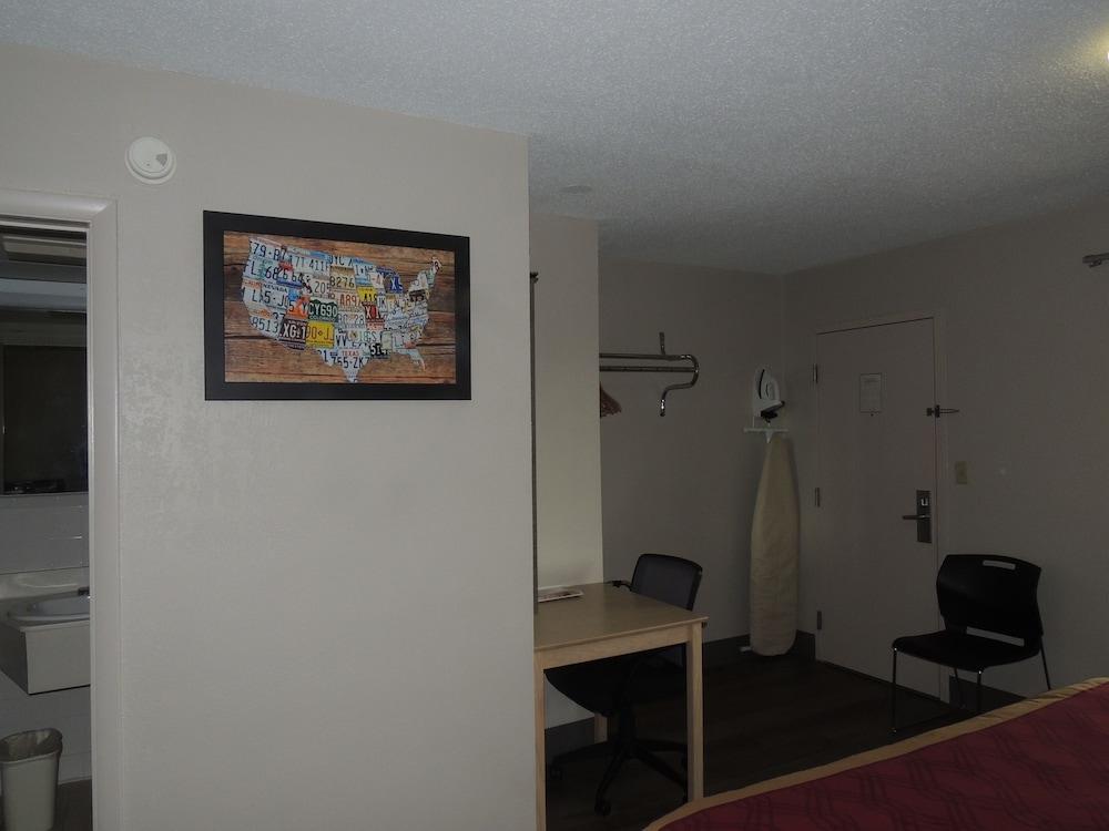Econo Lodge Dewitt I-90 Екстер'єр фото