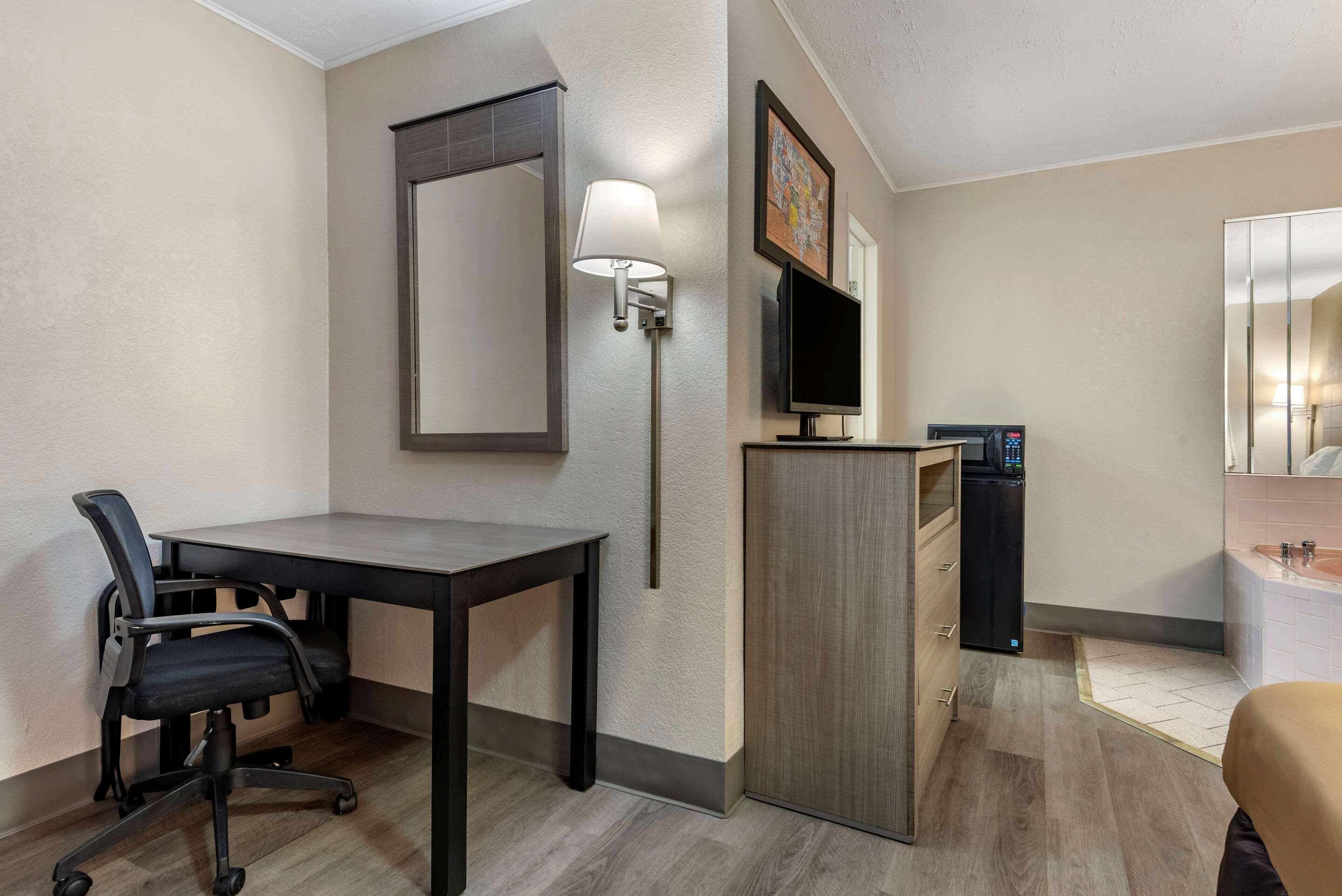 Econo Lodge Dewitt I-90 Екстер'єр фото