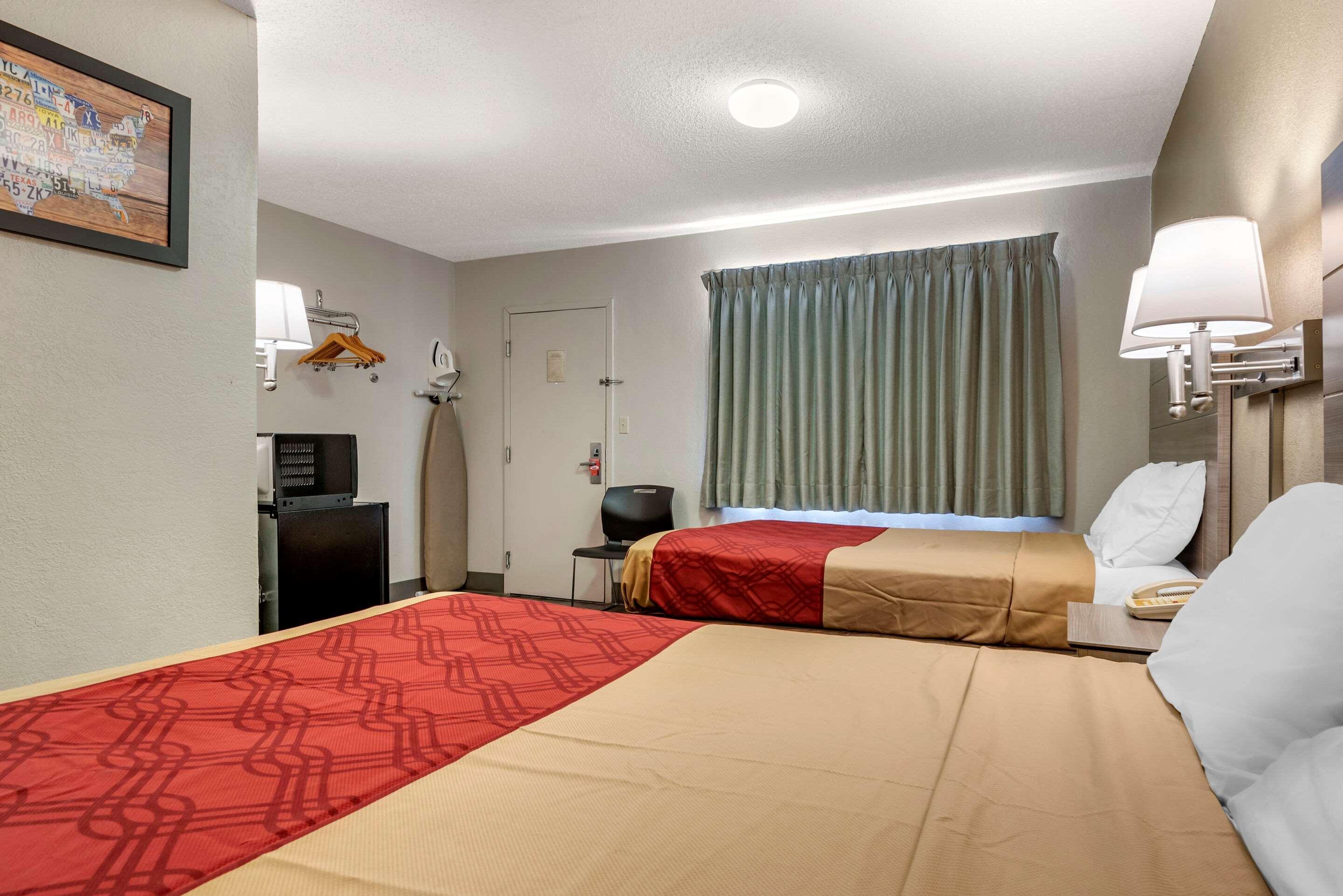 Econo Lodge Dewitt I-90 Екстер'єр фото
