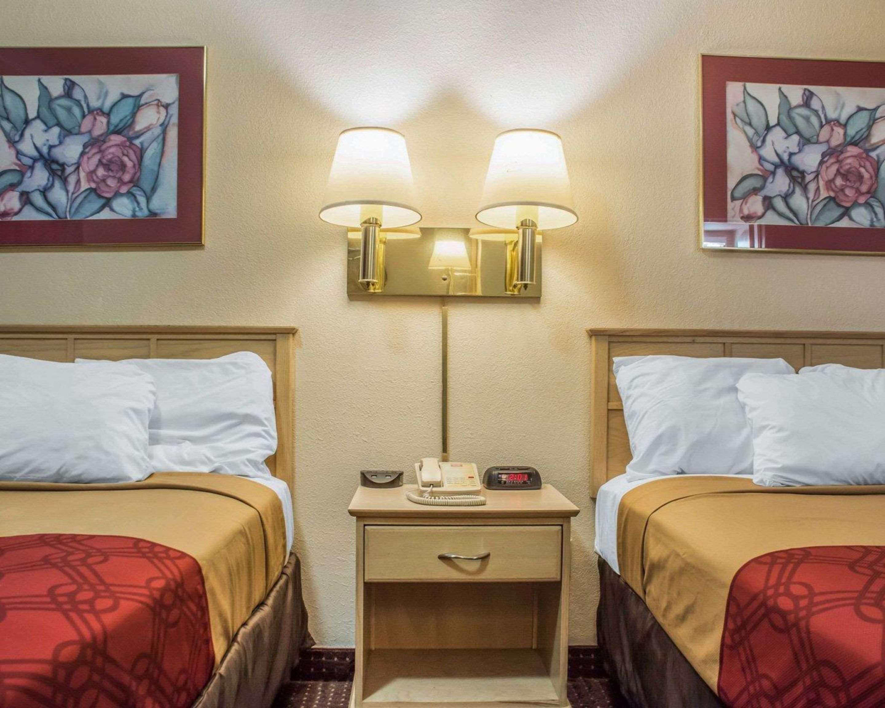 Econo Lodge Dewitt I-90 Екстер'єр фото