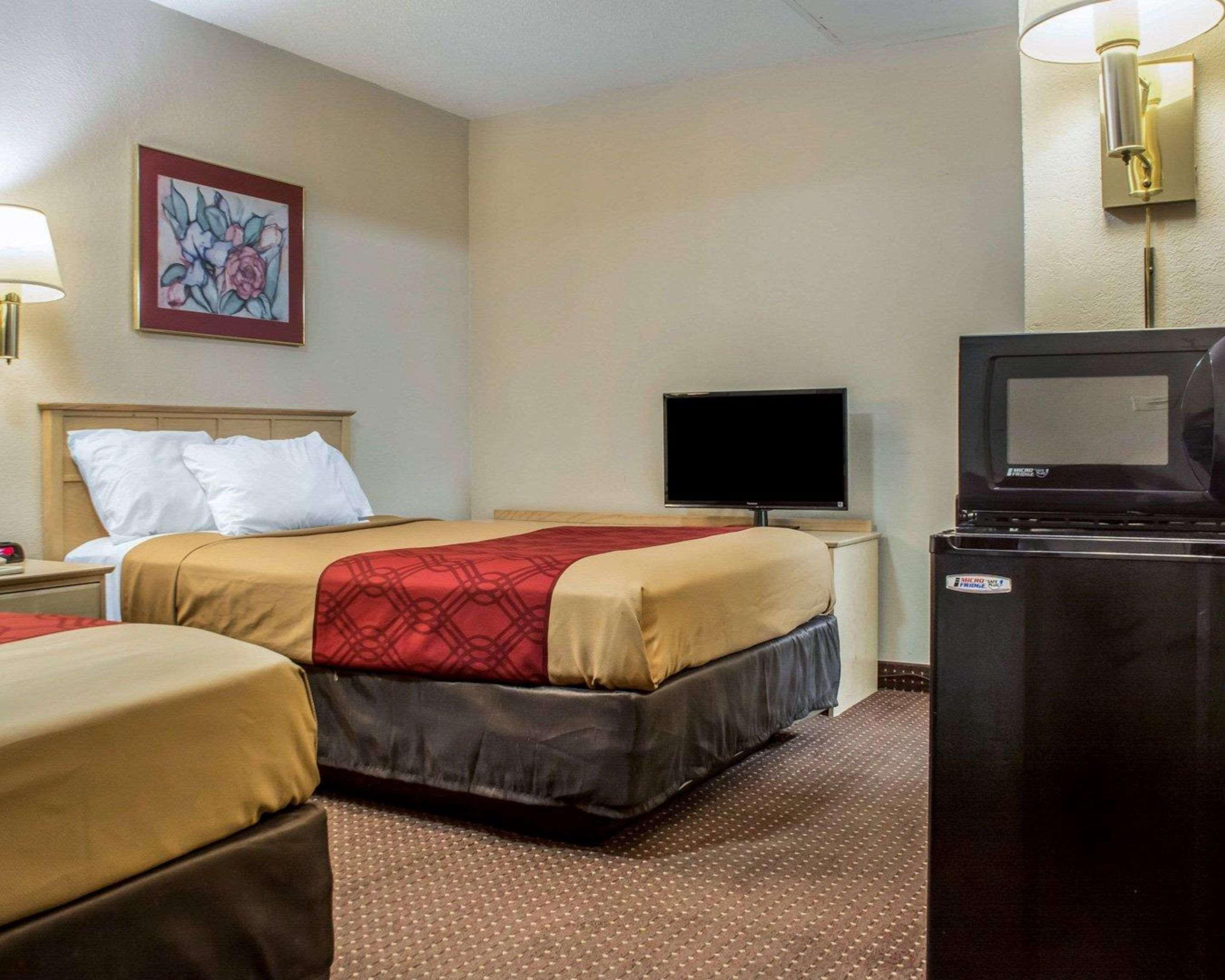 Econo Lodge Dewitt I-90 Екстер'єр фото