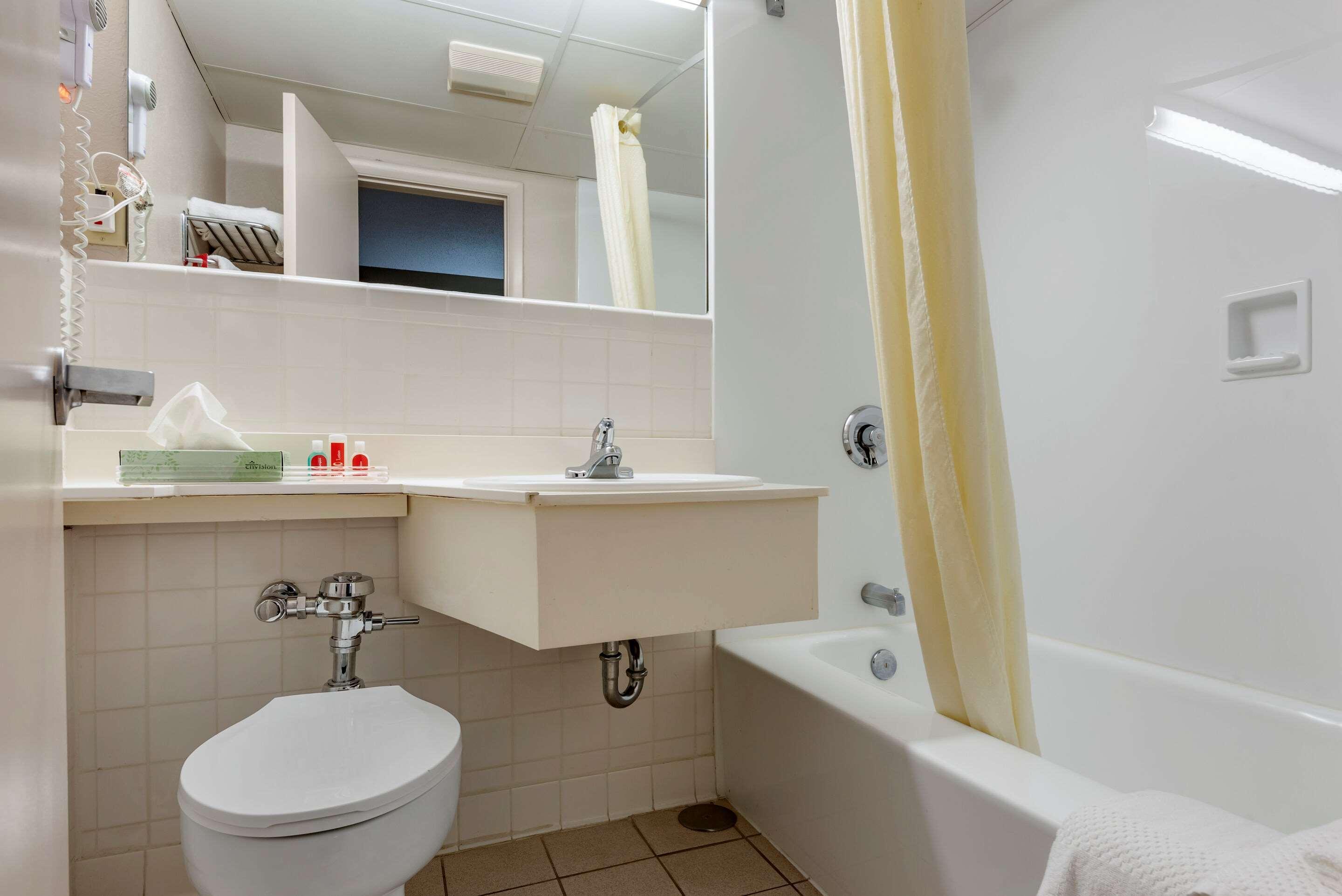 Econo Lodge Dewitt I-90 Екстер'єр фото