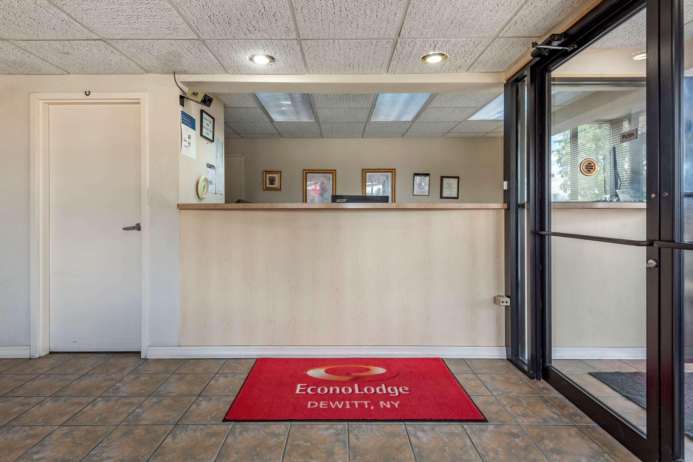 Econo Lodge Dewitt I-90 Екстер'єр фото