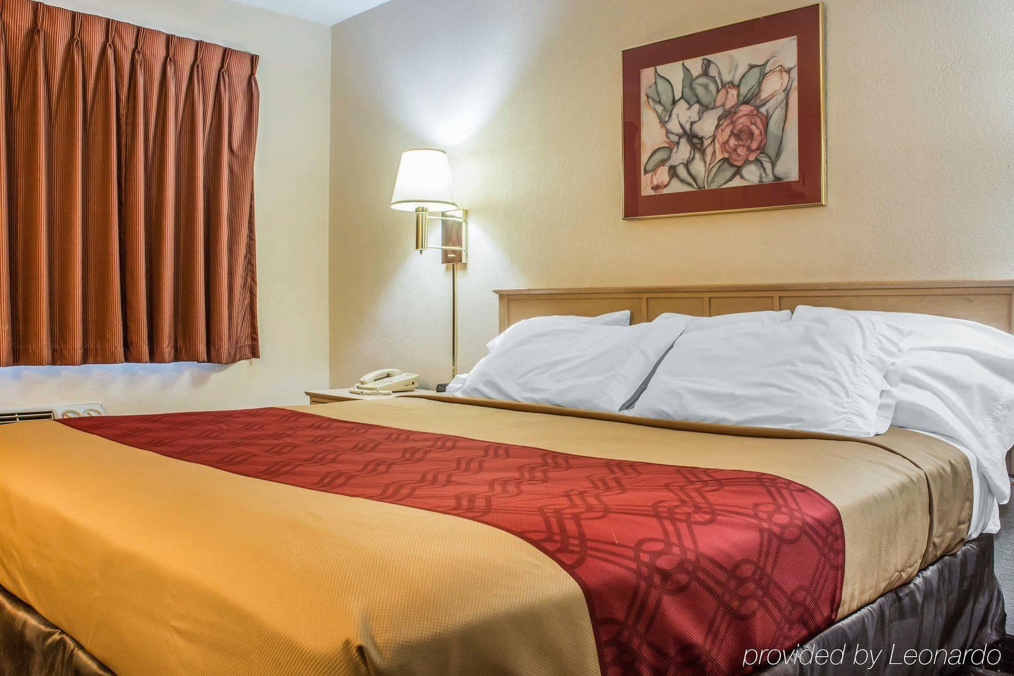 Econo Lodge Dewitt I-90 Екстер'єр фото